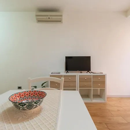 Villanova Apartment *